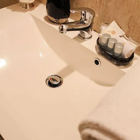 Magenta Deluxe Cancello 罗马